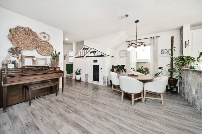 Photo - 25928 Chicory Dr