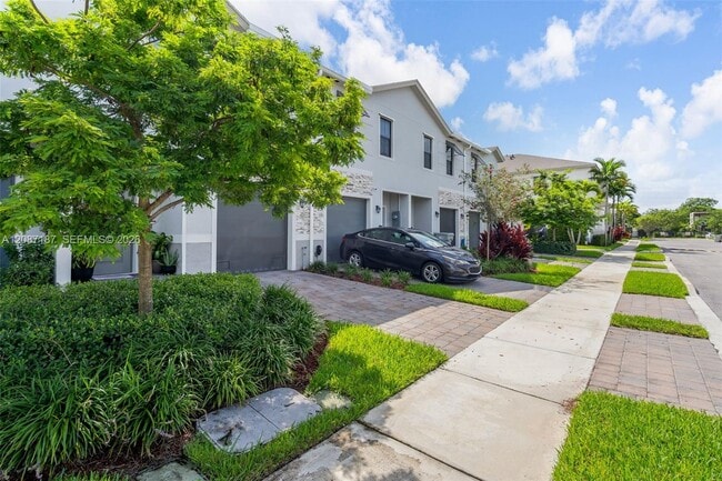 Photo - 856 NW 3rd Way