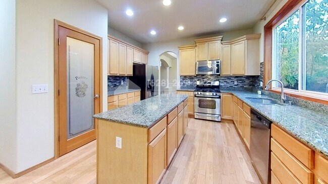 Photo - 1901 141st Pl SW