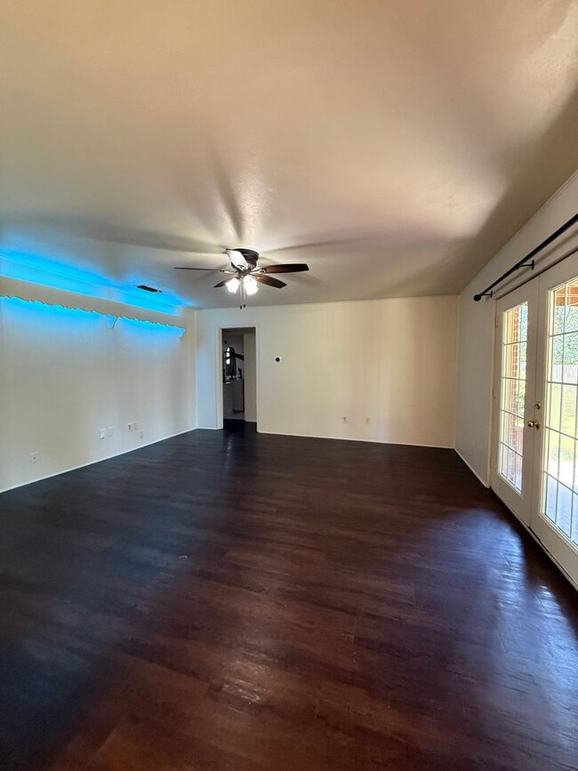 Photo - Adorable 3 bedroom, 2 bath home in Aledo