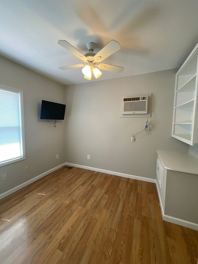 Photo - 154 E Tompkins St Apartment Unit B