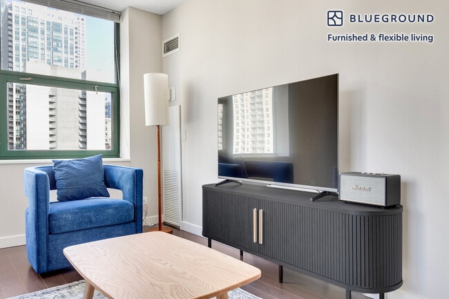 Photo - 77 W Huron St Unit FL17-ID1270