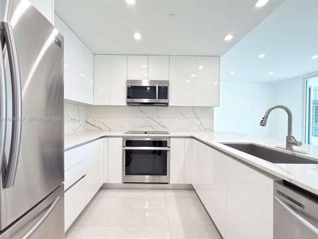 Photo - 1300 Brickell Bay Dr Unit 3100