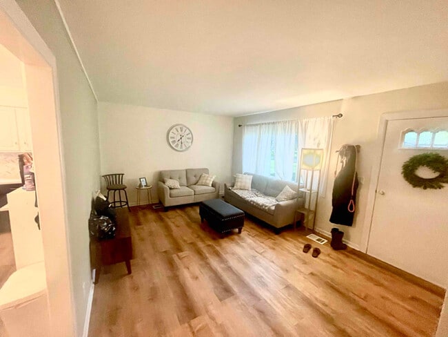 Photo - 5921 Harvest Ln