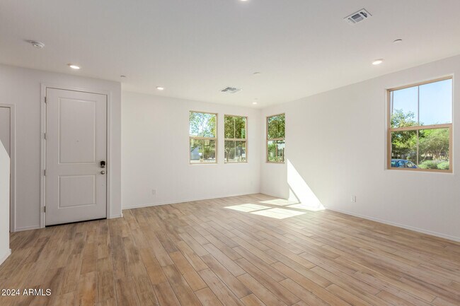 Photo - 1871 E Hampton Ln
