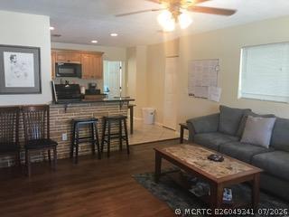 Photo - 817 S B St