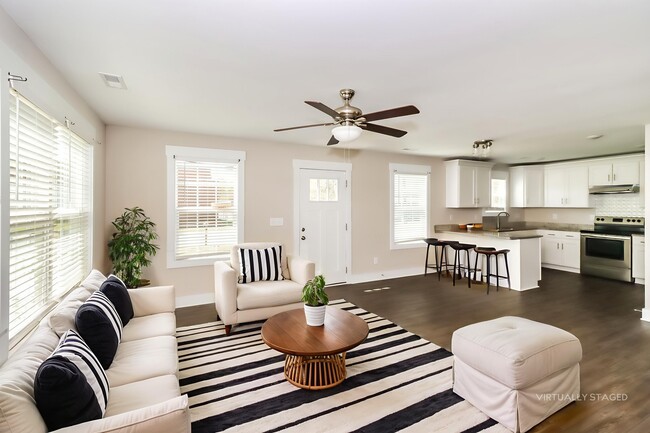 Photo - 1016 N Oakwood St