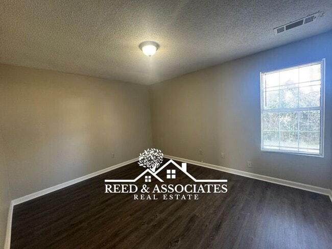 Photo - Raleigh Home Located in Quiet Neighborhood!