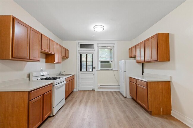 Photo - 2516 N Lincoln Ave Unidad 3 Rental