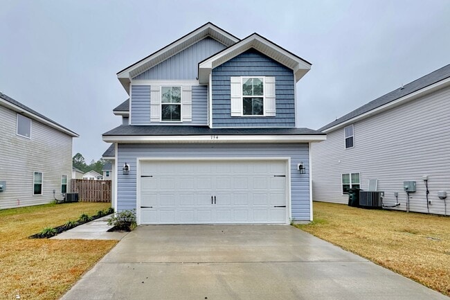 Building Photo - AVAILABLE NOW! (Pet Friendly)