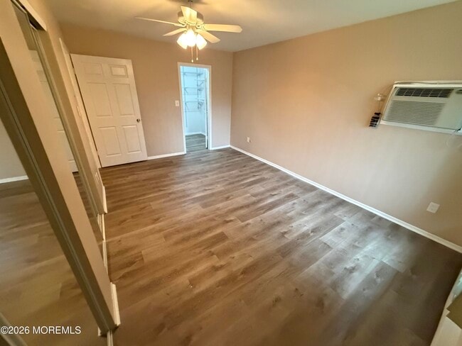 Photo - 218 Medford Ct