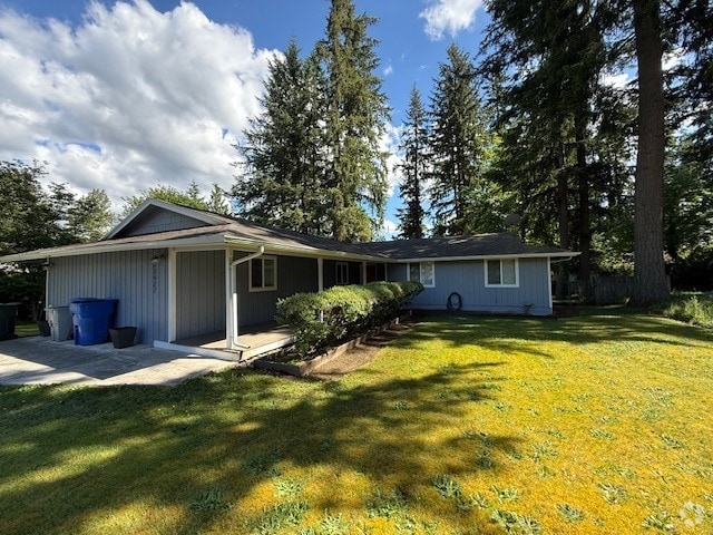 Building Photo - RARE FIND! 5 Bedroom Rambler with Fenced i... Rental