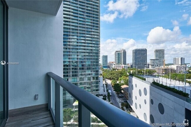 Building Photo - 650 NE 32nd St Unit A1208 Rental