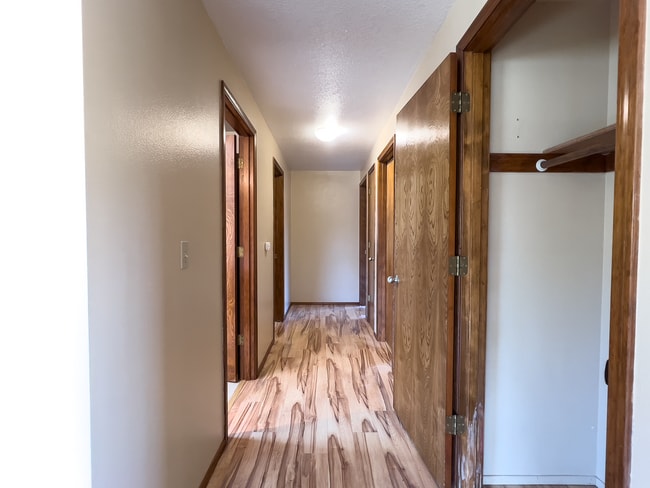 Photo - Spacious 3 Bedroom 1 Bath Ranch House  in Milwaukie! Washer and Dryer Included!