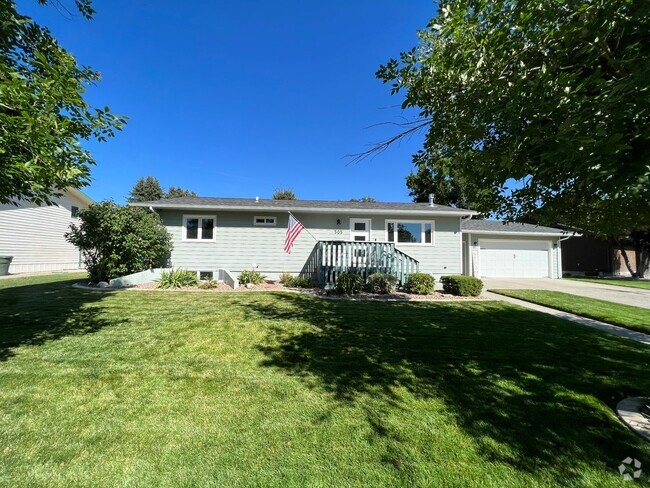 Building Photo - Beautiful 4 bed 3 bath home!