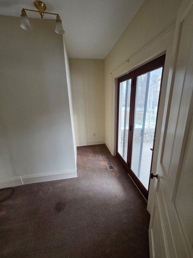 Photo - 4 Bed 2 Bath