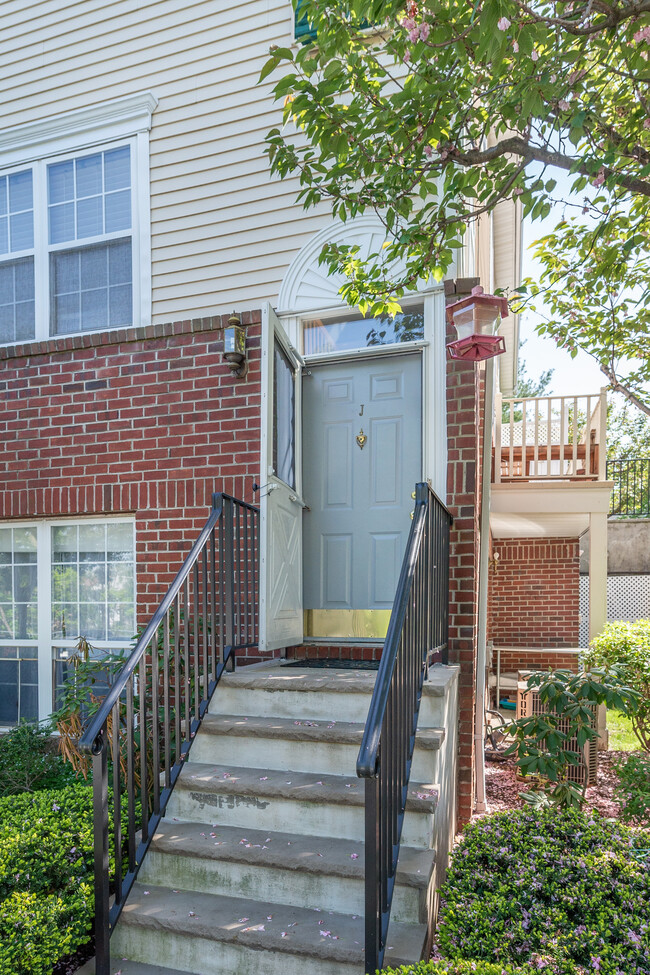 Front entry - 50 Pine St Condo Unit 8J