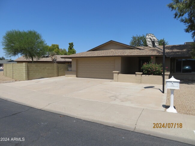 Photo - 11246 N 50th Dr House