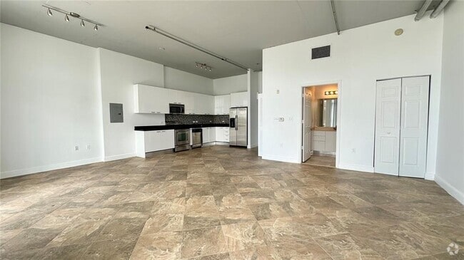 Building Photo - 2100 Van Buren St Unit 301 Rental
