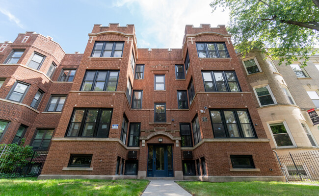 Building Photo - 4745 N Beacon St Unit GS Rental