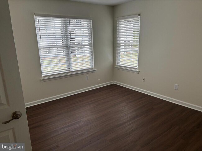 Photo - 407 Diamond Dr