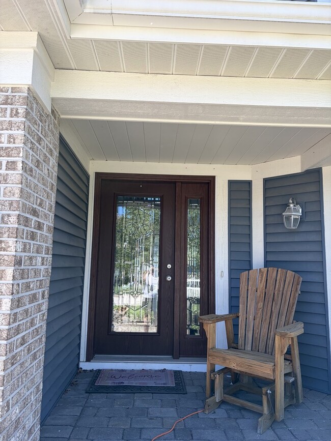 Photo - 280 Pembrook Ln