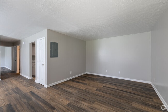 2BD, 1BA - 850SF SM - Living Room