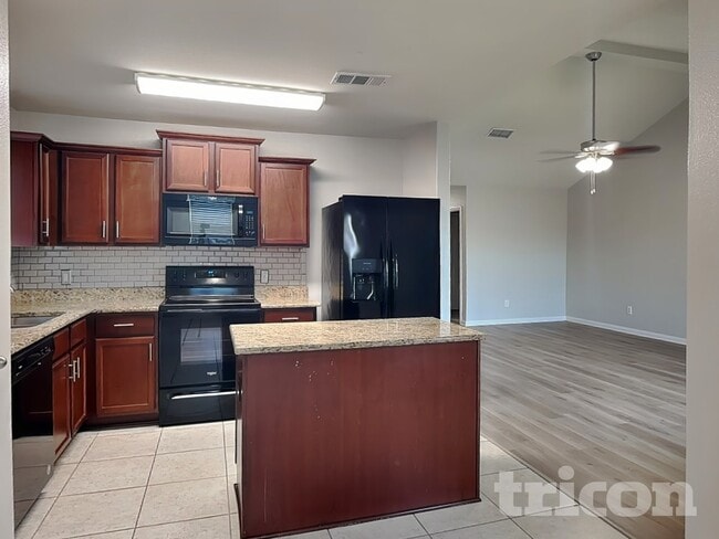Photo - 108 Rushmore Ln