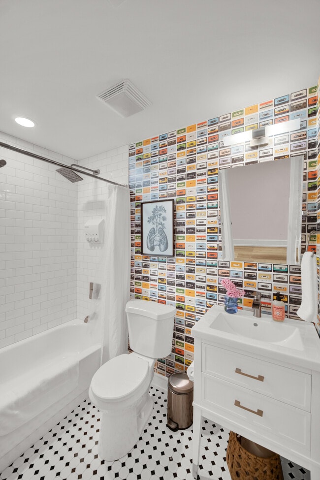 Photo - 3015 W Belden Ave Unidad 3015 W. Belden Ave. 1