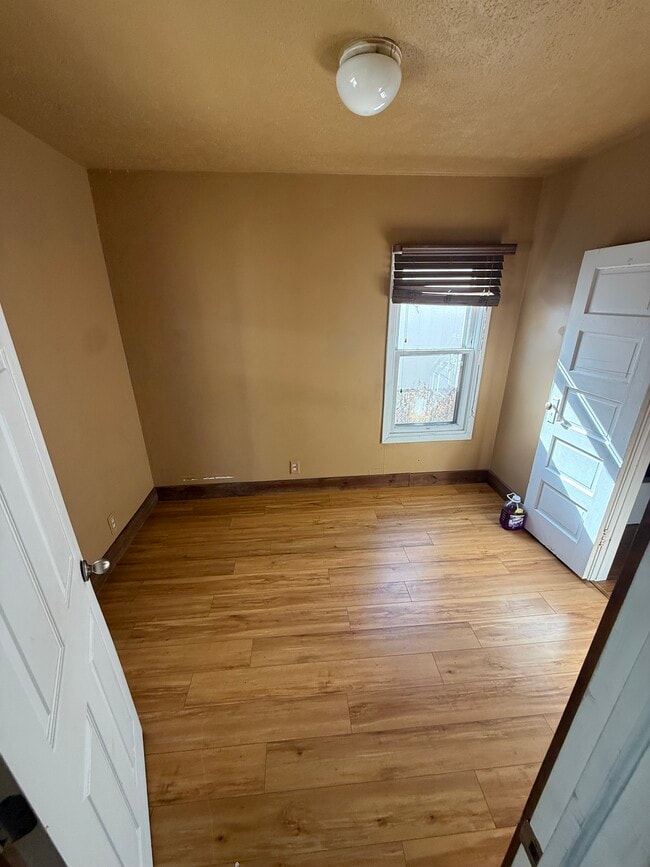 Photo - 2273 1st St W