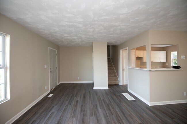 Photo - Tri-Level, move in ready home in Lawrence IN