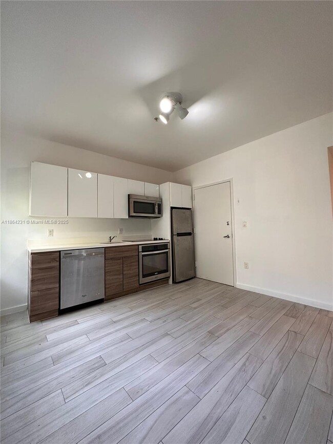 Photo - 1450 Meridian Ave Unit 103