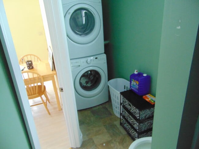 Building Photo - 851 Western Ave Unit Apartment 1