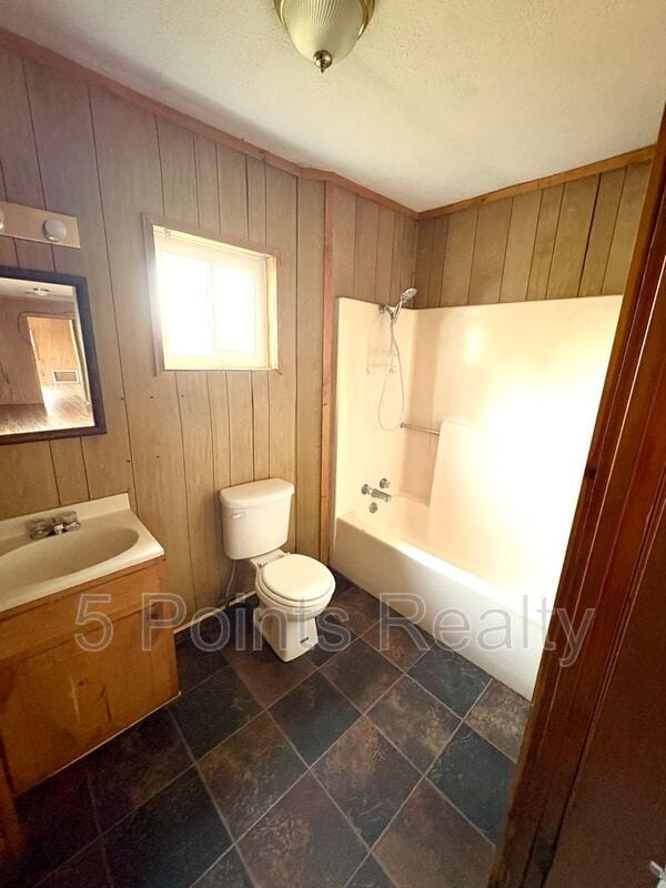 Photo - 7435 Cycle Ln