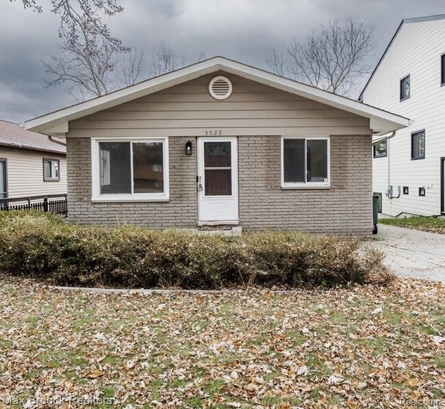 Building Photo - 5528 Sunnycrest Dr