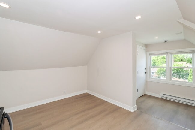 Photo - 5002 W Gunnison St Unit 3