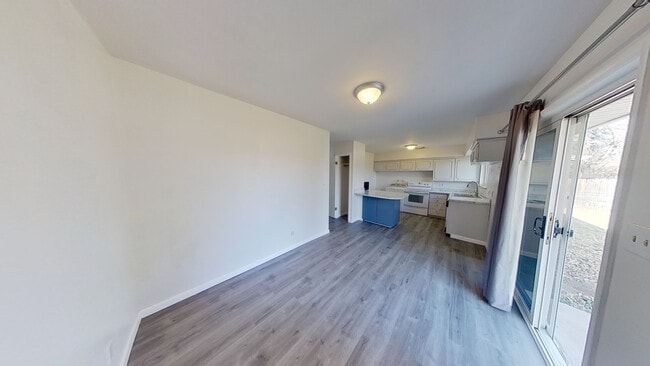 Photo - 4673 Holland St