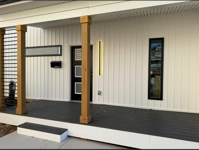 Photo - 3203 Memorial Ave