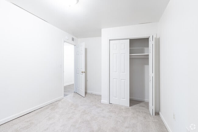 2BR, 1BA - Ridgeview Apartments