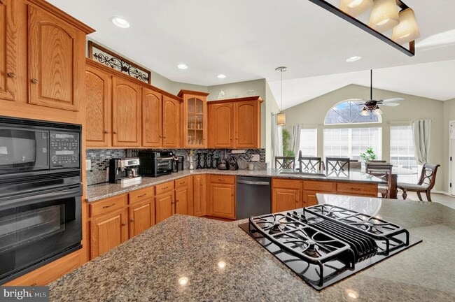 Photo - 533 Rubens Cir