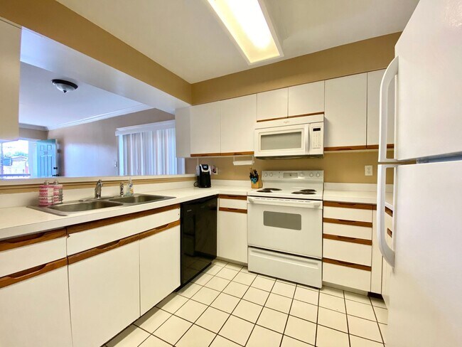 Photo - Laurel Villas: 3 BED/ 2 BA Available for Fall 2026! Unit 303