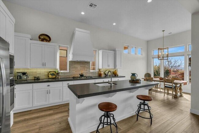 Photo - Beautiful home in Entrada!