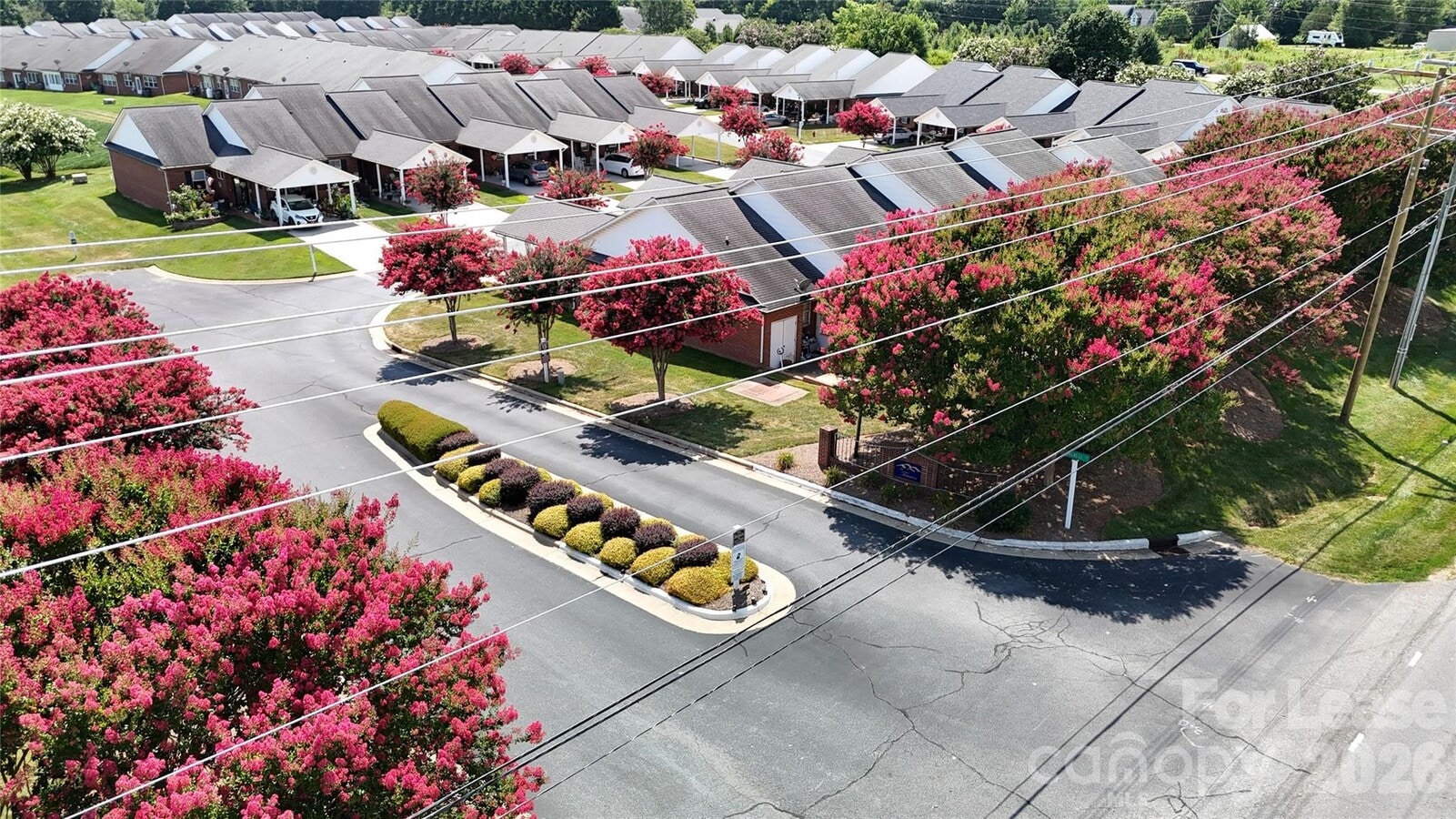 Photo - 6299 Pansy Trl