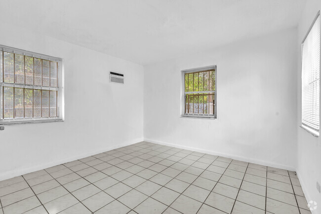 Building Photo - 250-252 NE 77th St Rental