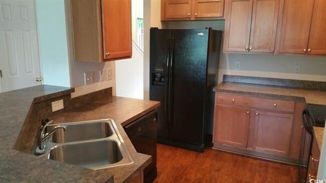 Photo - Roommate wanted 3 Bedroom 3 Bath $900 month!!!