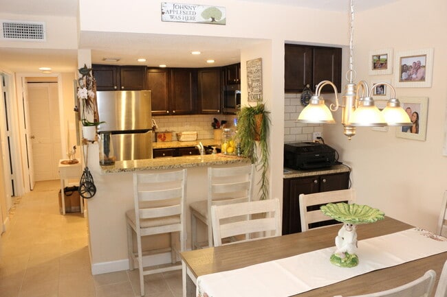 Photo - 1548 SE Royal Green Cir Unidad M-207