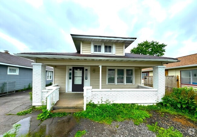 Building Photo - 644 S Cole St Rental