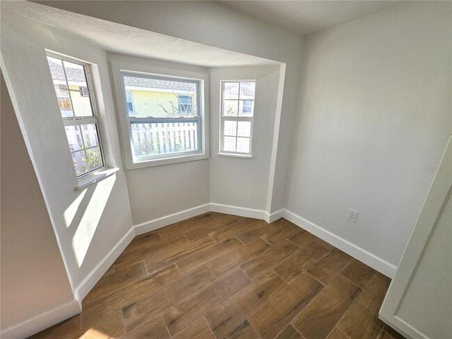 Photo - 5702 Carissa St