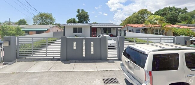 Building Photo - 5350 NW 4th St Rental
