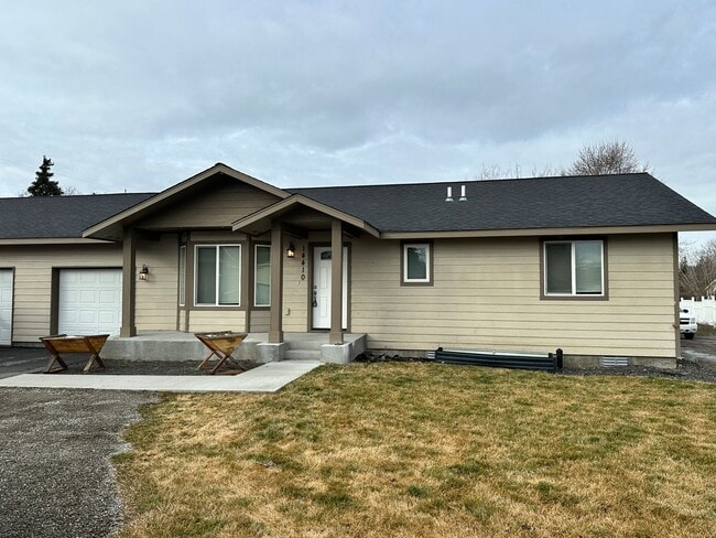 Building Photo - MP133 - 14410-14412 E Heroy Unit 14410 E Heroy